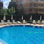 Cozy 1 Bed In Lesso Complex Apartman Ravda