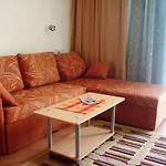 Cozy 1 Bed In Lesso Complex Apartman