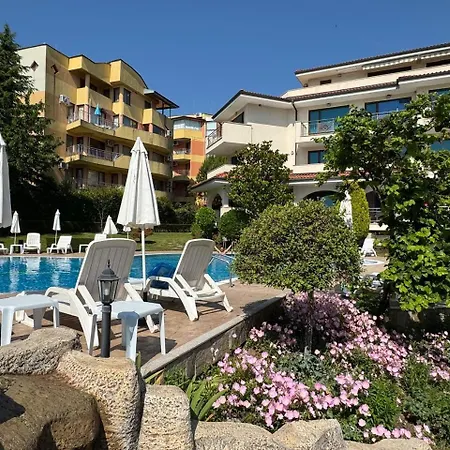 Cozy 1 Bed In Lesso Complex Apartment Ravda