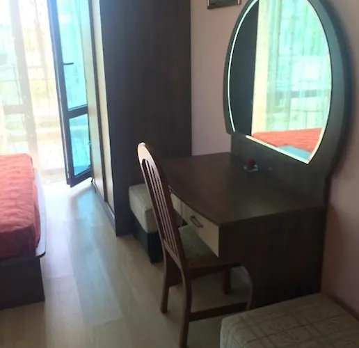 Cozy 1 Bed In Lesso Complex Apartment