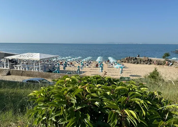 Cozy 1 Bed In Lesso Complex Apartment