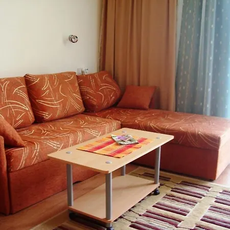 Cozy 1 Bed In Lesso Complex Apartment