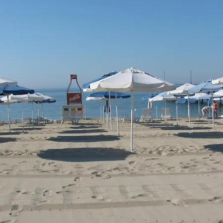 Cozy 1 Bed In Lesso Complex Apartment Ravda