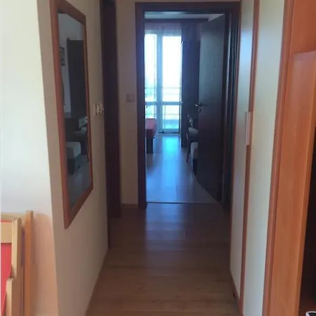 Апартаменти Cozy 1 Bed In Lesso Complex Равда