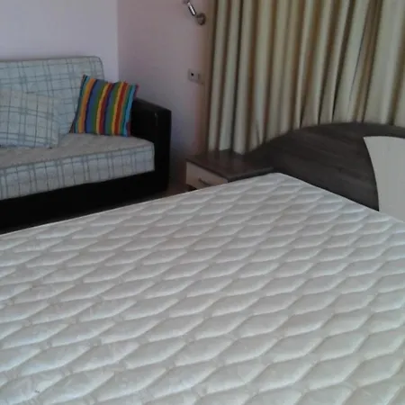 Cozy 1 Bed In Lesso Complex Apartment Ravda