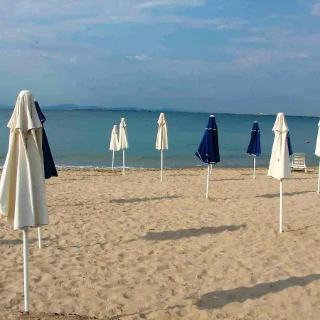 Cozy 1 Bed In Lesso Complex Apartment *