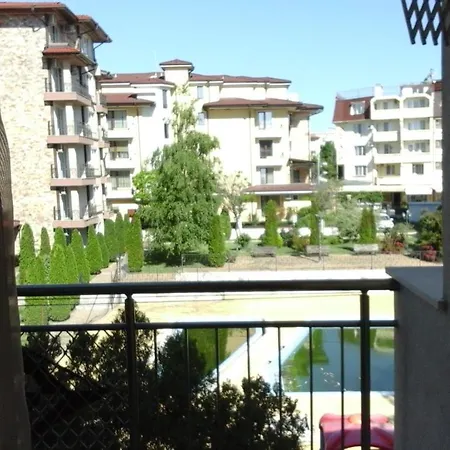 Cozy 1 Bed In Lesso Complex Apartment *