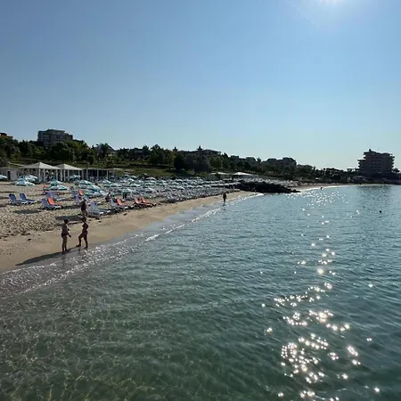 Cozy 1 Bed In Lesso Complex Apartment