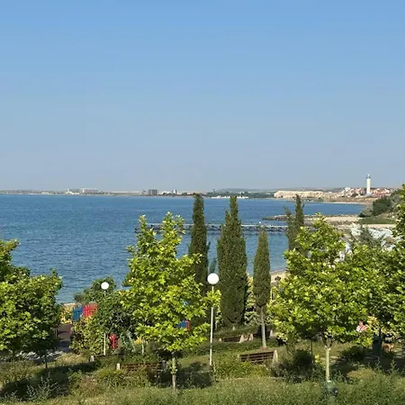 Cozy 1 Bed In Lesso Complex Apartment *