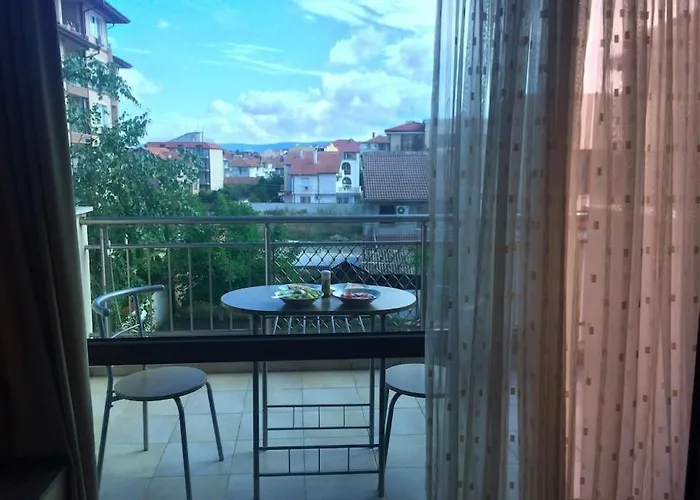 Cozy 1 Bed In Lesso Complex Апартамент *