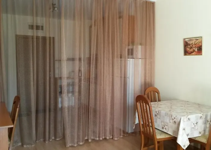 Апартамент Cozy 1 Bed In Lesso Complex