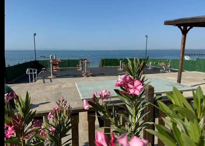 Апартамент Cozy 1 Bed In Lesso Complex