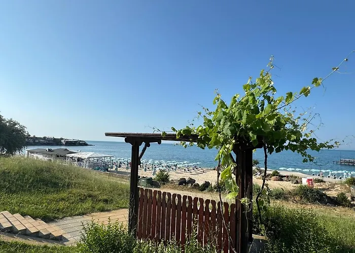 Апартамент Cozy 1 Bed In Lesso Complex