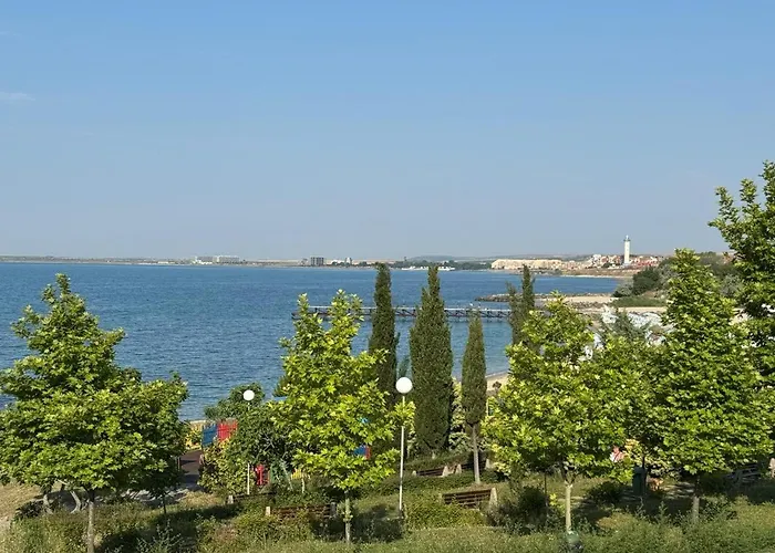 Cozy 1 Bed In Lesso Complex Апартамент *